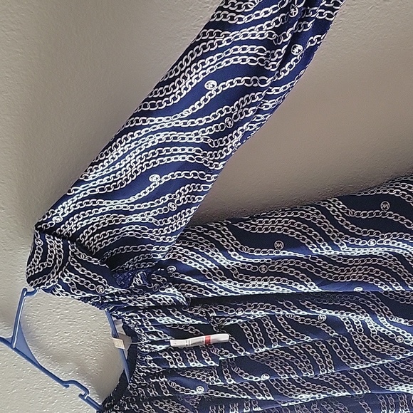New Michael Kors Women's Blue Chain Print Off Shoulder Top Size Xsmall - Picture 15 of 15